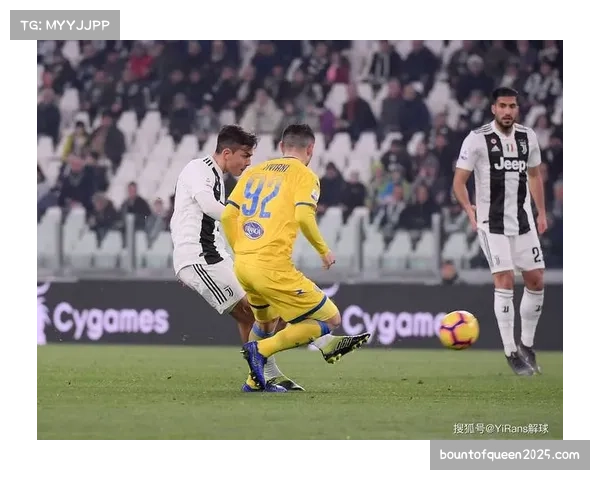 关键瞬间：弗罗西诺内门将神勇扑出单刀，化解对手一次精妙的肋部直塞